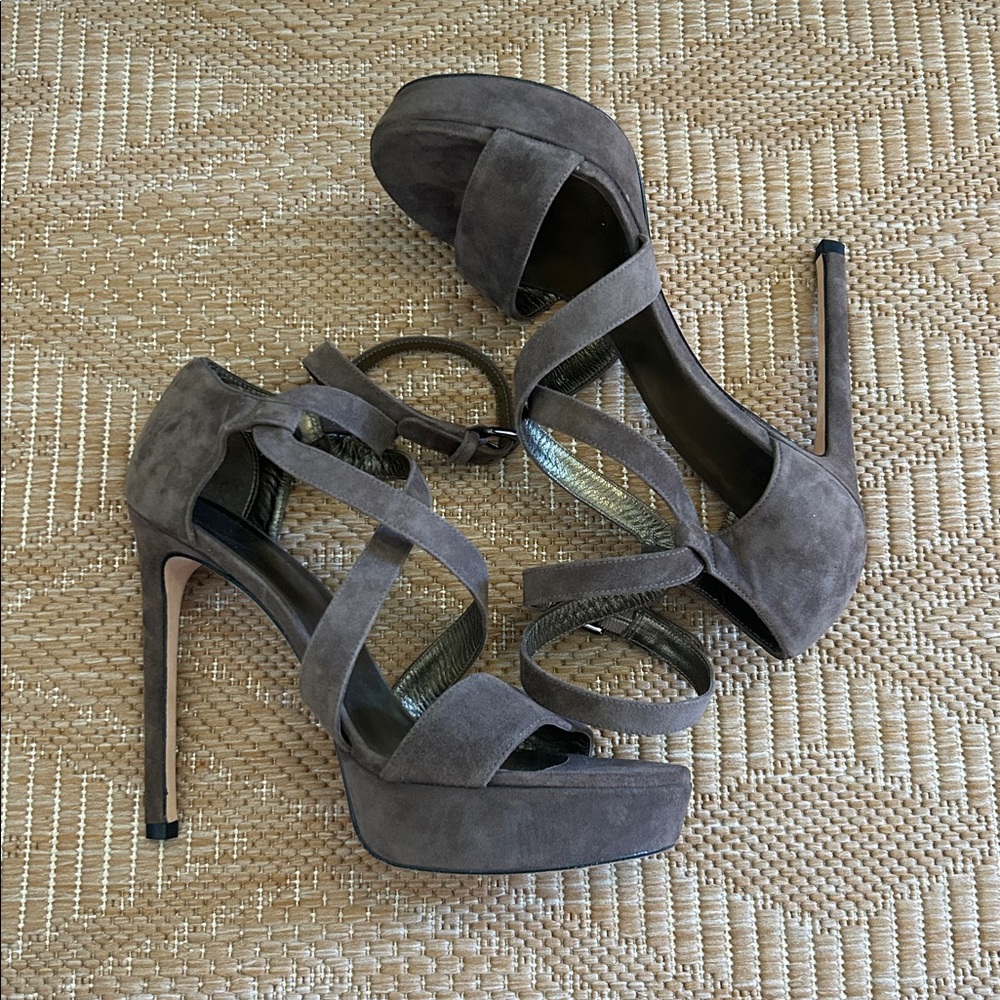 New Stuart Weitzman Suede Heels Sandals